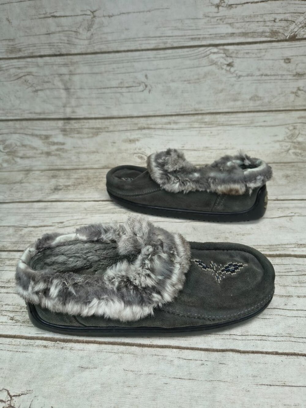 Manitobah Mukluks Short Grey Ankle Boots Women Size 8 - Picture 7 of 9